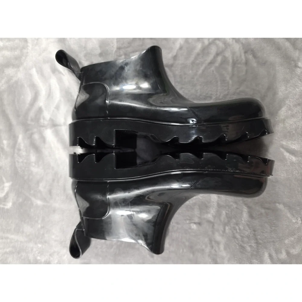 Free People High Street Black Ankle Rain Boots Size 10 Chunky Soles (NEVER USED)